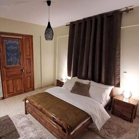 Keramidaki Mini Suites 4 Калаврита Экстерьер фото