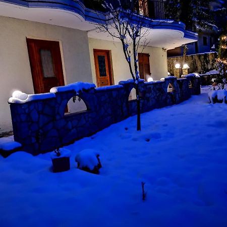 Keramidaki Mini Suites 4 Калаврита Экстерьер фото
