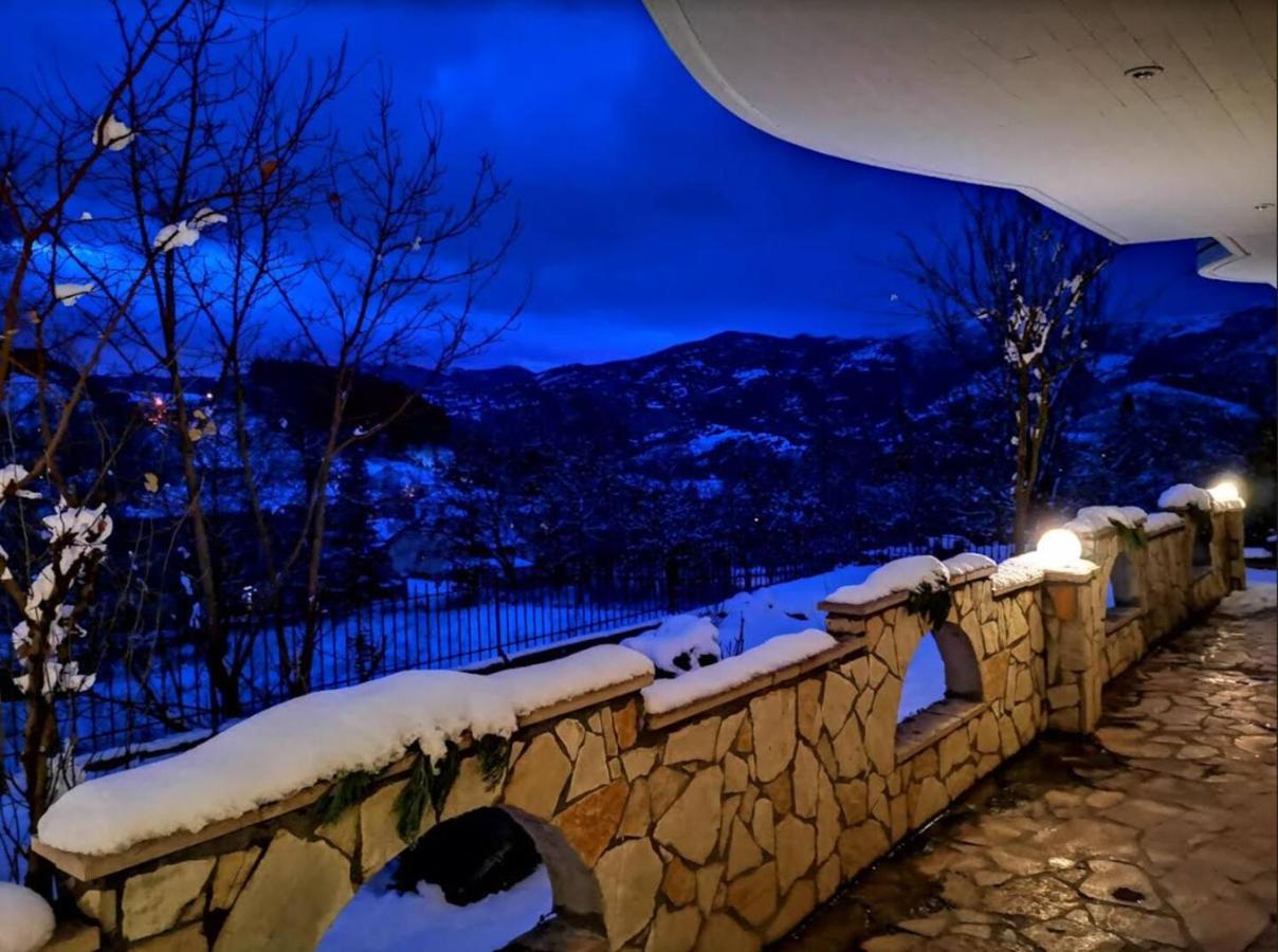 Keramidaki Mini Suites 4 Калаврита Экстерьер фото